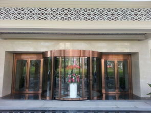 豪華旋轉門 兩翼旋轉與博斯邁自動門的現代融合